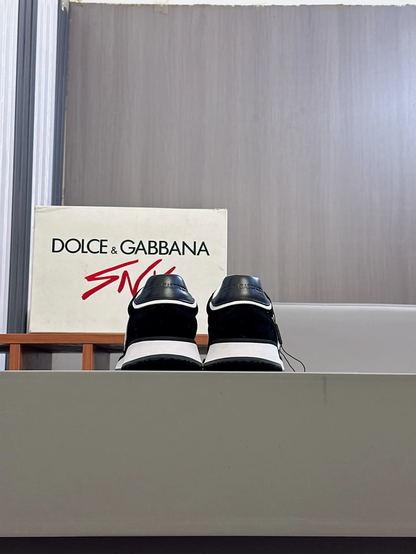 💰700••New arrivals••Dolce&Gabbana••DG✔️High-end men’s sports•casual shoes. Original goods from top counters. Original imported cowhide, multi-material splicing design ➕Imported cowhide lining, cowhide feet ➕Original T men's shoes 💰R elastic outsole.  Size: 39-44 (38, 45 customized)